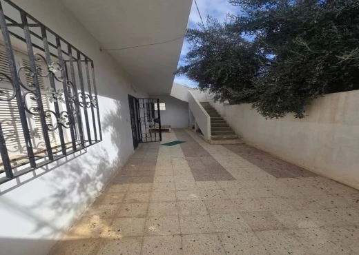 maison à À Vendre à SOUSSE - 🏡 À VENDRE Maison à Chott Meriem