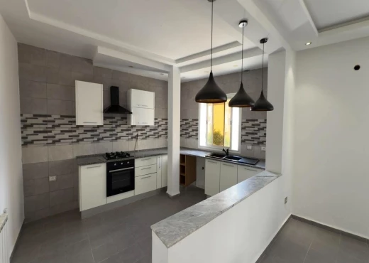 Appartement à À Louer à ARIANA - 📍 CITE ENNKHILETTE : APPARTEMENT S+1 À LOUER