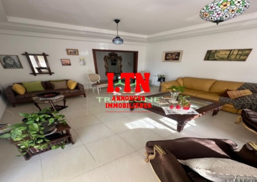 A vendre S+3 spacieux à cité wahat