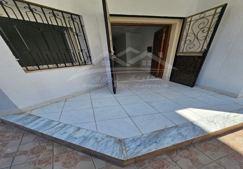 vente  Petite villa  Située à  bhira