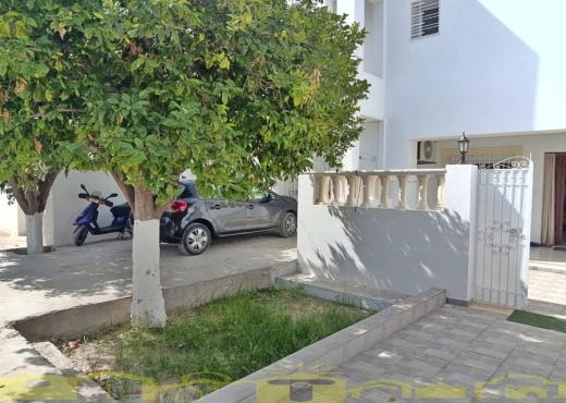 Étage de villa à À Vendre à NABEUL - 🏡 Maison RDC S+2 à vendre – Hammamet