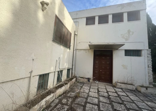 maison à À Vendre à TUNIS - villa de coin 950 m² à Menzah 1