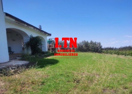 FERME AVEC 2 VILLAS 3M010/25