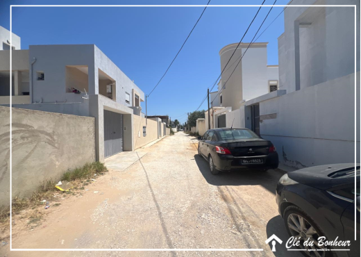 terrain clôturé  à chotrana 3