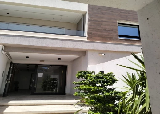 Appartement à À Vendre à ARIANA - A Vendre S+3 Smarthome Chotrana