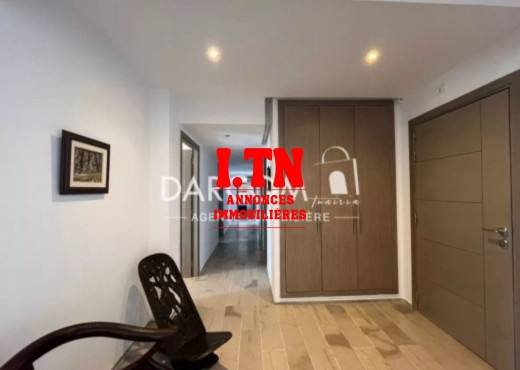 à louer S+4 VIDE de 210 m² aux JC