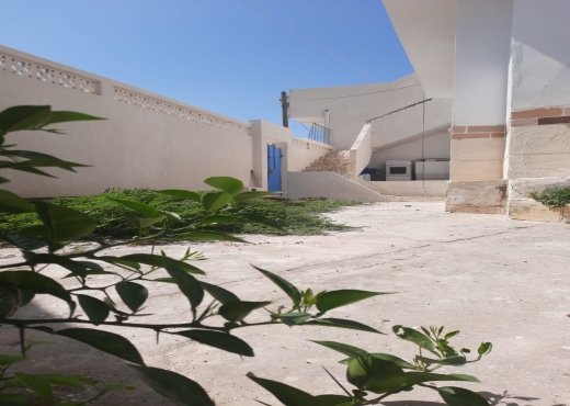 Villa se compose de trois maisons
