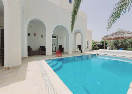 VILLA AVEC PISCINE À DJERBA AGHIR