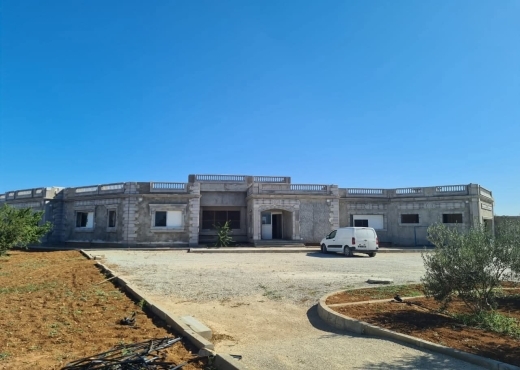 A Vendre ferme avec Villa à Sidi Thabet