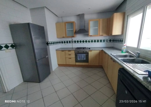 Appartement à À Louer à TUNIS - A Louer S+3 vue mer La Marsa