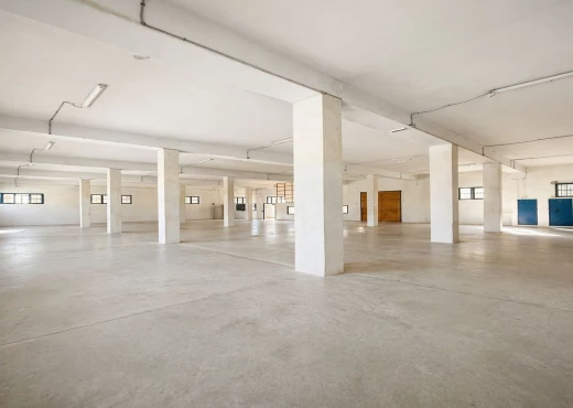 local commercial à À Louer à BEN AROUS - Local 1100m² à Ezzahra