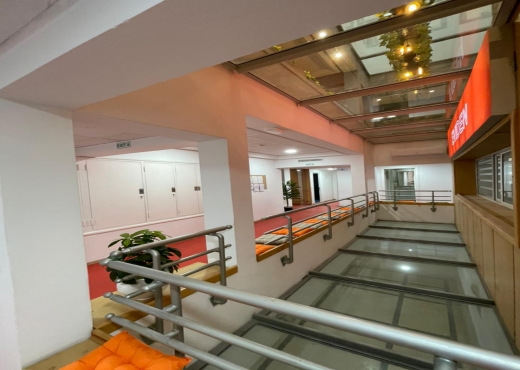 Bureau en 520m² à louer au CUN