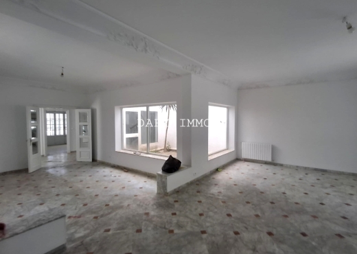 A Vendre Villa S+6 à El Menzah