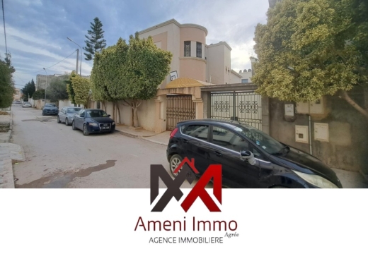 A vendre une villa s+3 à Ezzahra