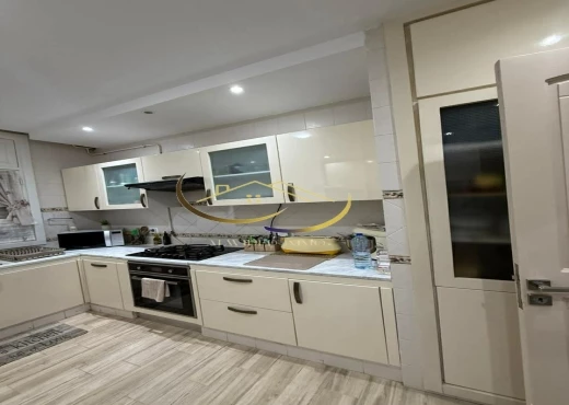 Appartement à À Vendre à TUNIS - A vendre appartement s+4 Ain Zaghouan