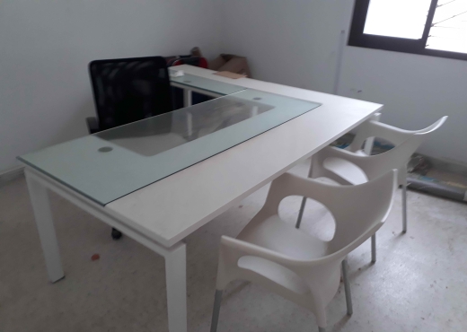 Votre Bureau Privé moderne au Cent