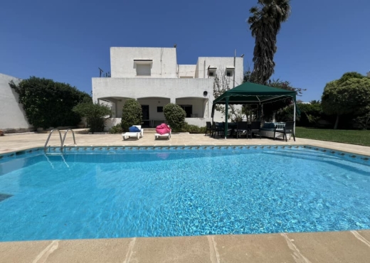 une superbe villa à la soukra