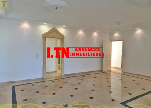 Appartement à À Vendre à NABEUL - Etage de villa s4 plein Hammamet