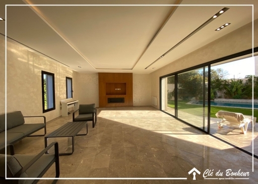 une bellle villa avec piscine à chotrana 3