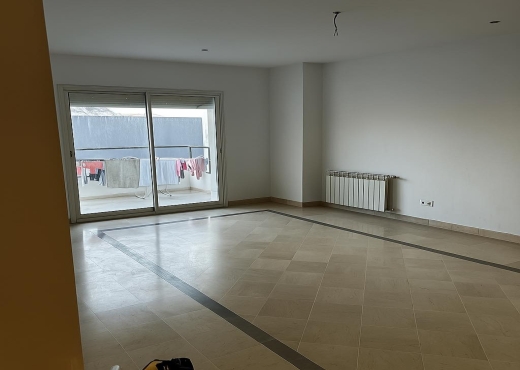 A vendre  S+3  à Riadh ghazella