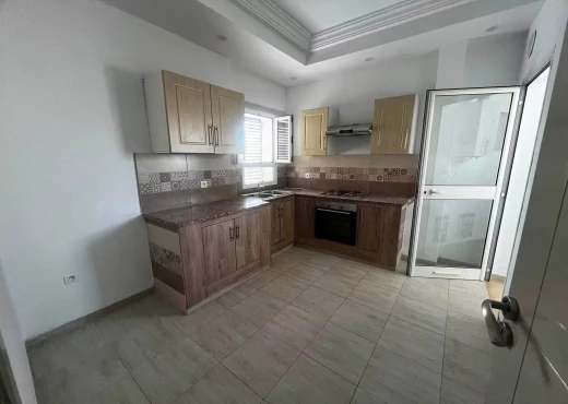 Appartement à À Louer à ARIANA - ENNKHILETE - ARIANA:  APPARTEMENT S+2 A LOUER