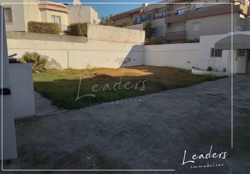 À vendre un terrain constructible situé à AIN ZAGHOUEN