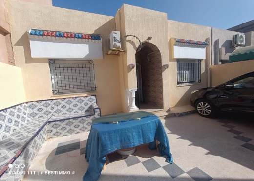 A vendre villa S+2 cité chaker