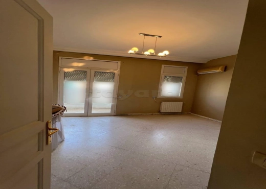 ENNASR 1 : APPARTEMENT S+3 A LOUÉ