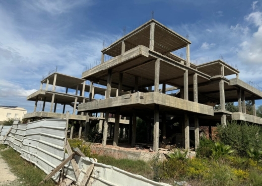 Super projet immobilier inachevé à choutrana 2