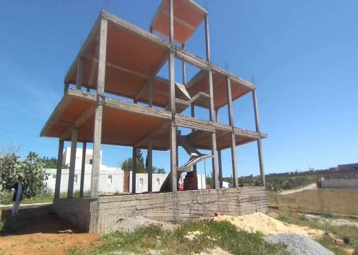 villa À Vendre à NABEUL - Av une villa en cour de construction - Immobiliere.tn