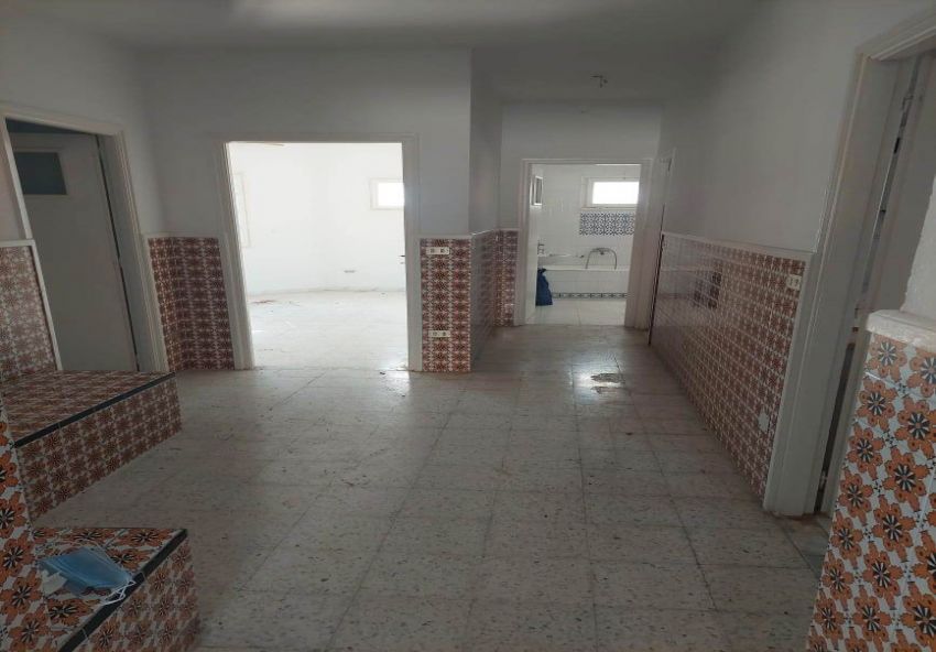 villa s+3 a cite Ennasr Sidi Abdelaziz La Marsa