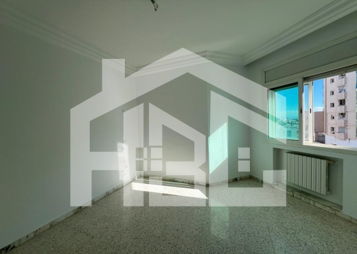 A vendre s+3 de 159 m² à Ennasr 1