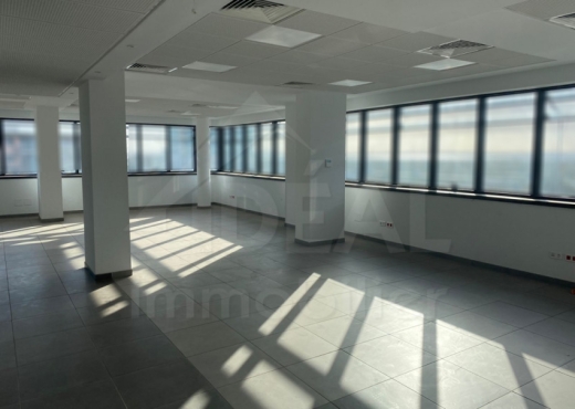 AL Bureau 984m² au Lac3