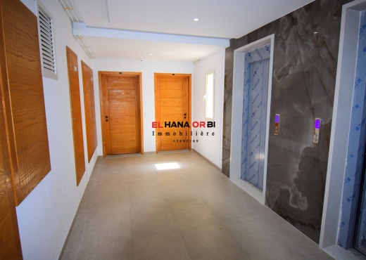 un bien avec piscine a louer