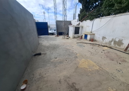 À louer dépôt 150m² au titre avec