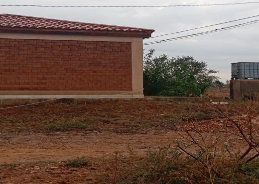 🚜 Terrain productif avec bâtiments