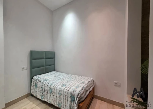 Étage de villa À Vendre à NABEUL - Villa S+3 de 265m² avec garage à L - Immobiliere.tn - Photo 5