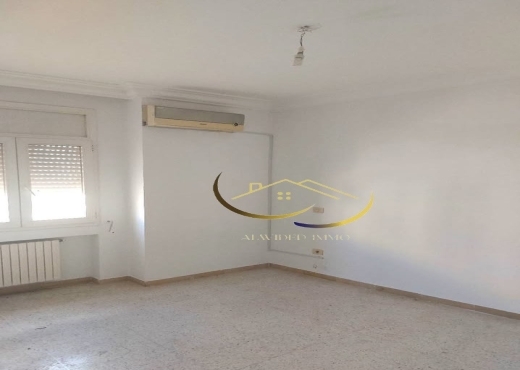 A LOUER UN APPARTEMENT S+2 A CITE WAHAT