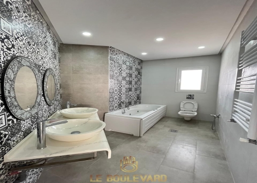 Villa Duplex S+4 Avec Piscine