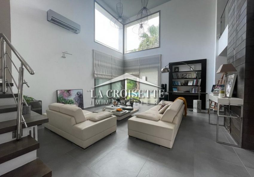 Villa S+4 Avec Piscine à La Soukra MVV0279
