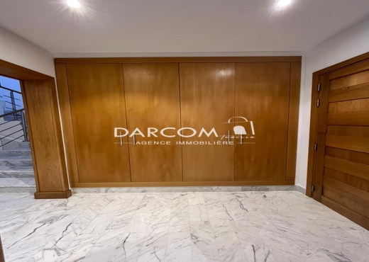 à louer Duplex de 298 m² aux JC