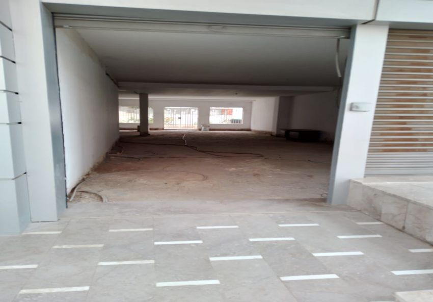 Local commercial Ennasr 1 163 m2