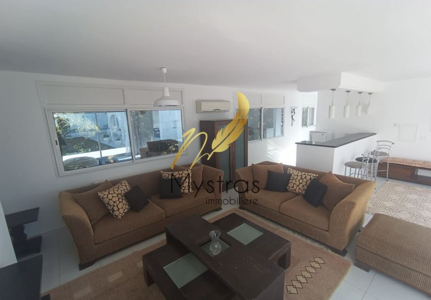 A louer une Superbe villa avec piscine à Gammarth