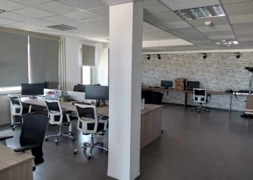 Super bureau 471 m² hs au lac 3 kram