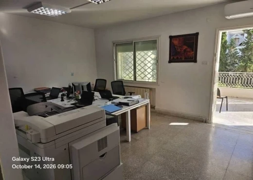 bureau À Louer à TUNIS - ÉTAGE D’UNE VILLA A USAGE BUREAUTIQUE - Immobiliere.tn - Photo 2