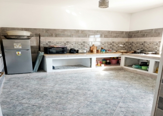 À VENDRE : MAISON INDÉPENDANTE + TERRAIN + GARAGE