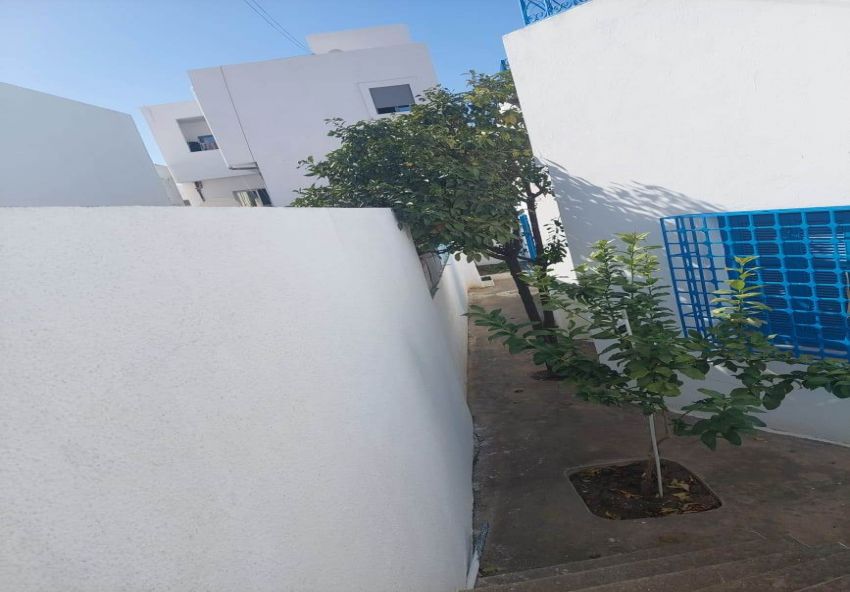 villa s+3 a cite Ennasr Sidi Abdelaziz La Marsa