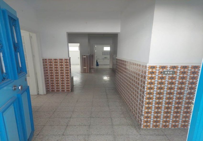 villa s+3 a cite Ennasr Sidi Abdelaziz La Marsa