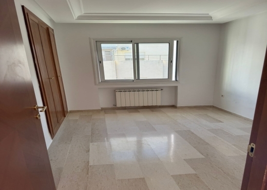 📍MENZAH 9 C  : APPARTEMENT S+2  À LOUER