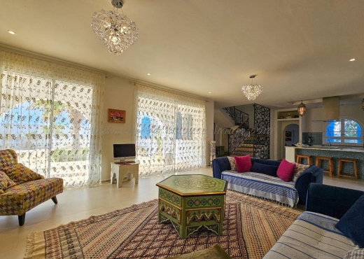 À Louer à l’Année Très Belle villa